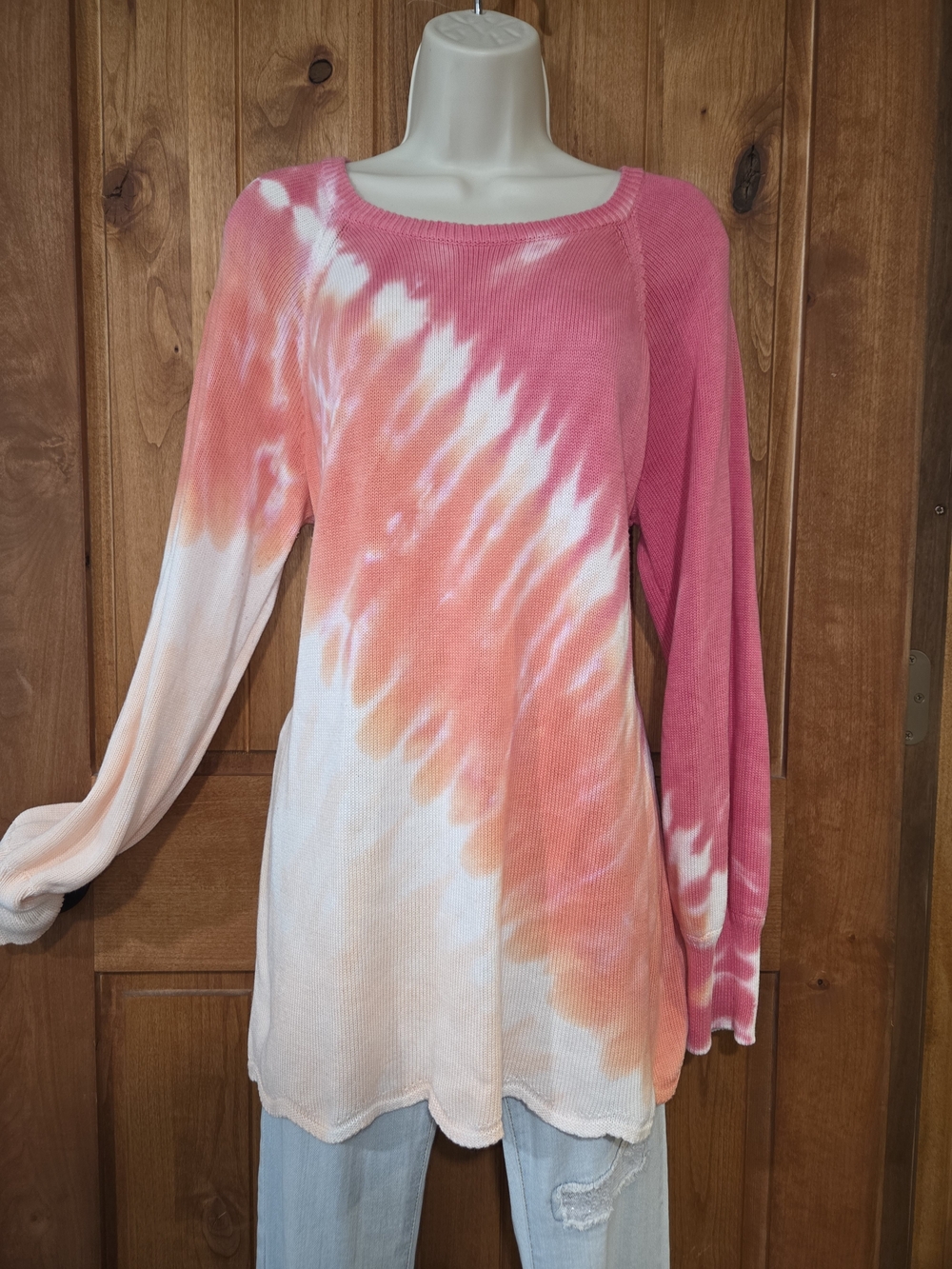 Design 365 Women's Pink & Coral Tie-Dye Scoop‎ Neck Sweater